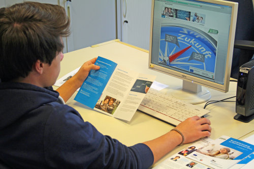 Berufsfelderkundung: Über eine Datenbank können sich Schülerinnen und Schüler Tagespraktika suchen, die von Oberbergs Betrieben angeboten werden. (Foto: OBK)