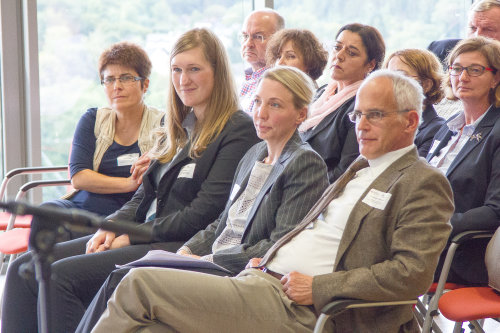 Mitarbeitende der Konferenz, des KI und der Integrationsbeauftragte Dr. Christian Dickschen (Foto:OBK)