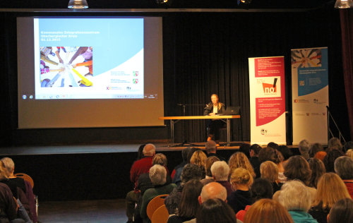 Suse Düring Hesse informierte über die Arbeit des Kommunalen Integrationszentrums. (Foto: OBK)