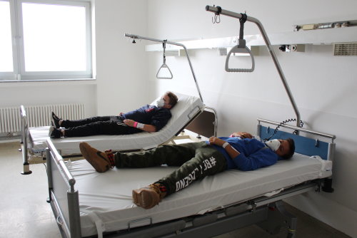 Patienten-Darsteller belegten während der Übung die Zimmer der vierten Etage. (Foto: OBK)