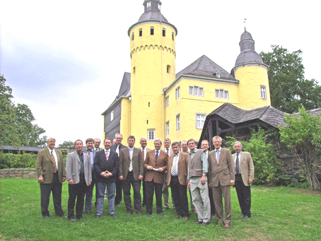 NRW-Umweltminister Uhlenberg besucht Schloss Homburg in Nümbrecht