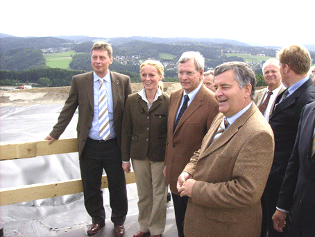 NRW-Umweltminister Uhlenberg besucht die Leppe-Deponie in Lindlar