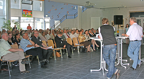 Rund 100 Fachleute nahmen an der ersten Bildungskonferenz im Oberbergischen Kreis teil. (Foto: OBK)