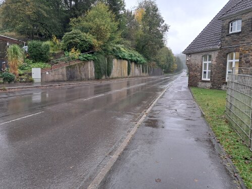 Die geplanten Bauarbeiten an der Kreisstraße 46 in Gummersbach-Niedernhagen erstrecken sich über fast 300 m hinweg. (Foto: OBK)