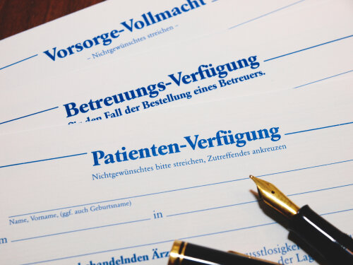 Dokumente zur Betreuungsvollmacht (Foto: Adobe Stock/Andreas Ernst)