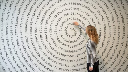 Kreativ und spielerisch: Mathematik zum Anfassen bietet die neue Sonderausstellung auf Schloss Homburg in Nümbrecht. (Foto: Mathematikum/Rolf K. Wegst)  
