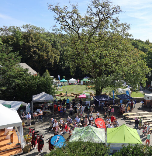 Mehr als 50 Aussteller präsentierten ein reichhaltiges Angebot rund um Natur, Kulturlandschaft, Landnutzung, regionale Produkte, Freizeit, Tourismus und Leben in der Region. (Foto: OBK)