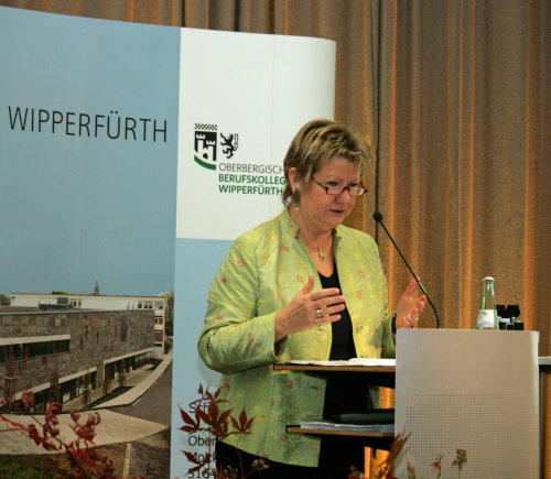 Ministerin Sylvia Löhrmann referierte über das Thema "Bildungsbiografien ohne Brüche" (Foto: OBK)