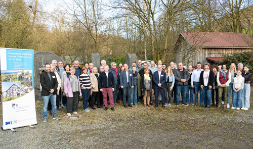 Die Dorfgemeinschaften freuen sich über die bewilligten Fördergelder des Oberbergischen Kreises, mit denen sie ihre insgesamt 24 Projekte jetzt umsetzen können. (Foto: OBK) 