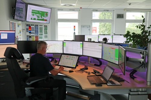 Einblick in die Feuer- und Rettungsleitstelle des Oberbergischen Kreises. (Foto: OBK)
