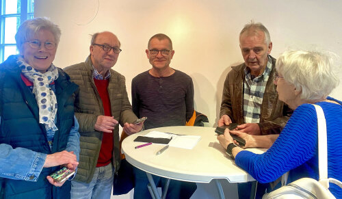 In Digital-Cafés der Ehrenamtsinitiative Weitblick erhalten Interessierte kostenlos Informationen und Hilfe im Umgang mit PC, Tablet und Handy. (Foto: OBK) In Digital-Cafés der Ehrenamtsinitiative Weitblick erhalten Interessierte kostenlos Informationen und Hilfe im Umgang mit PC, Tablet und Handy. (Foto: OBK)