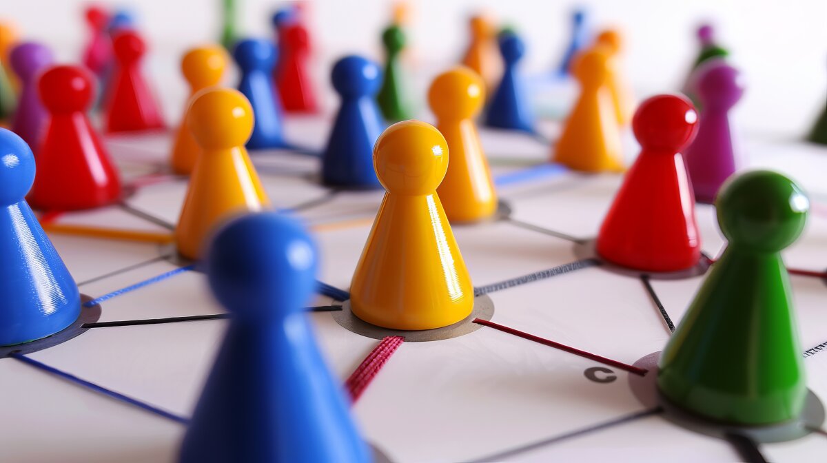 Synergizing Success: Collaborative Business Strategies.Study how the trend of decentralization in corporate structures impacts networking and cooperation.