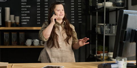 Communicating with clients of cafe