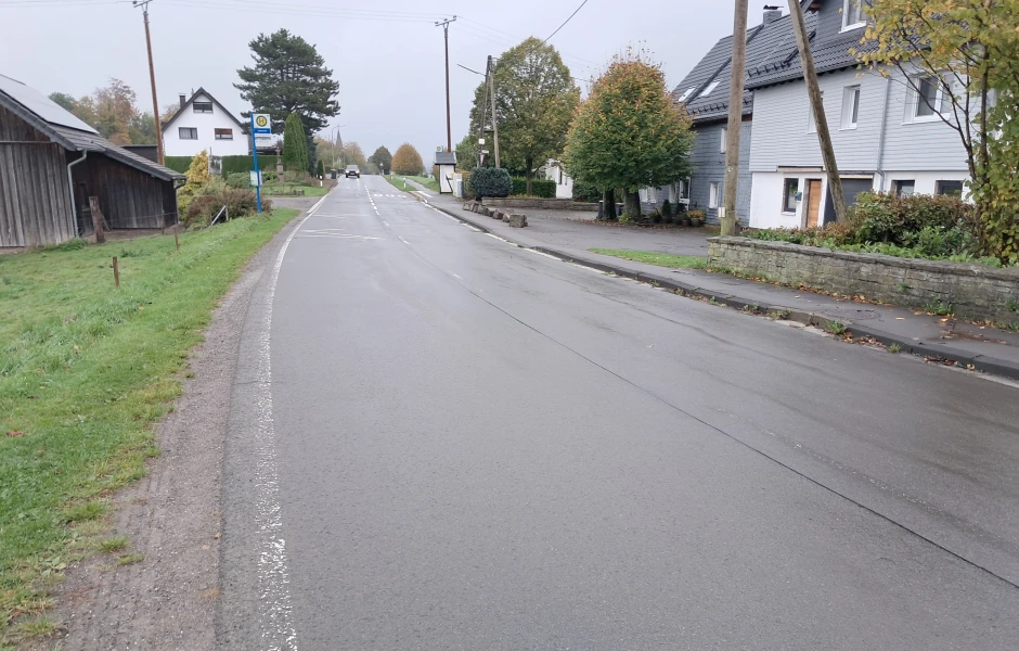 Straße durch Lindlar Kemmerich