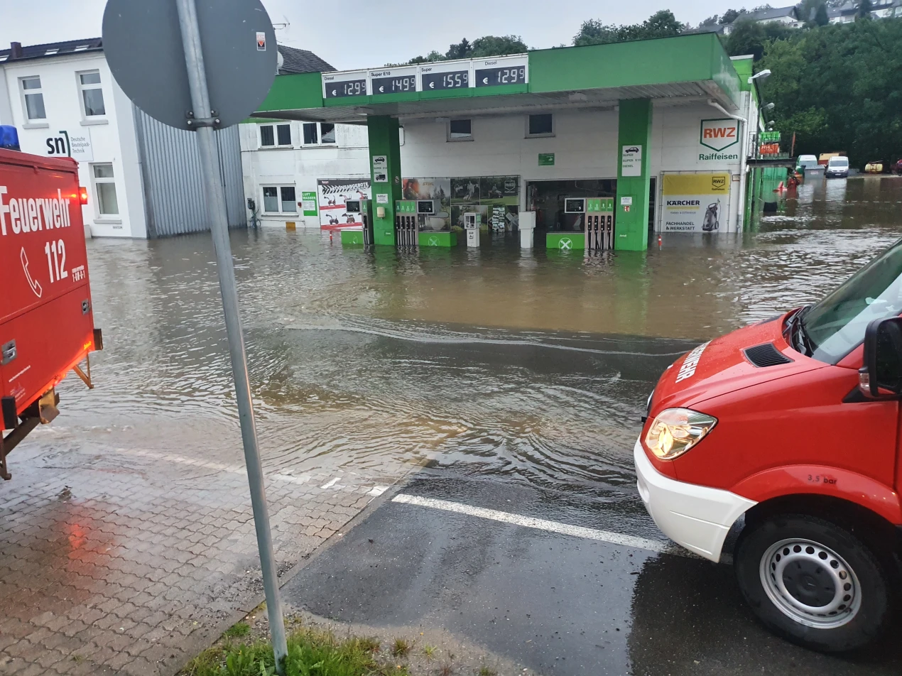 Hochwasser und Starkregen stellen Kreise und Kommunen vor Herausforderungen, die gemeinsame Abstimmung und Koordinierung erfordern. (Foto: OBK)